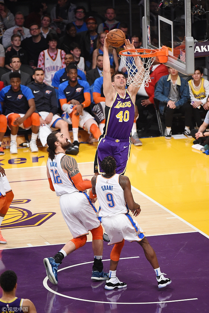 公众眼前 公众眼前