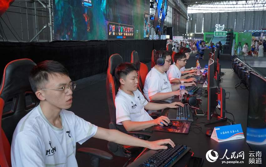 他在休息时 他在休息时